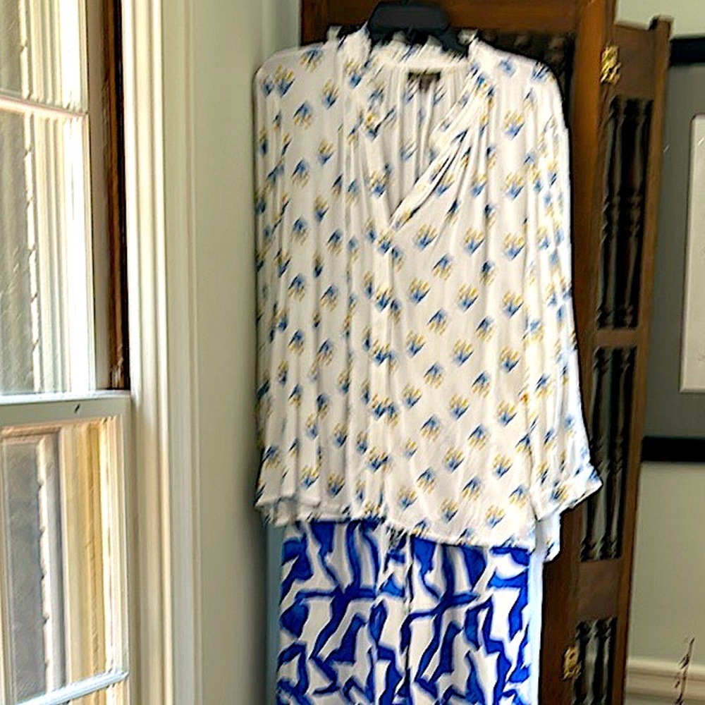 White Blouse Cheerful Blue Yellow Floral Tulip Bouquet Print XL NEW Long Sleeves - Picture 7 of 9